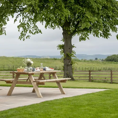 Pasture House * Thornton Watlass